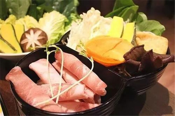 遇见辣魅火锅加盟