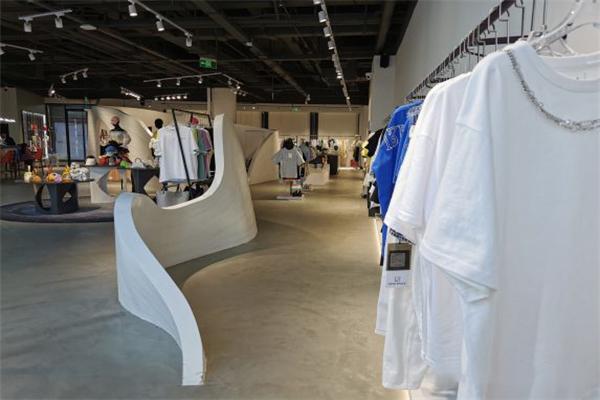 世通服饰加盟
