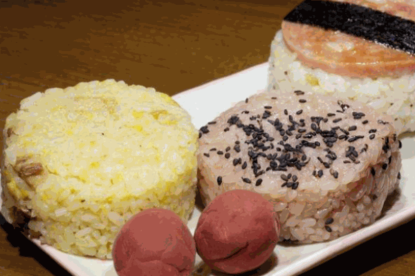 牛牛饭团加盟