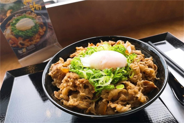 陈在龙日式牛肉饭加盟