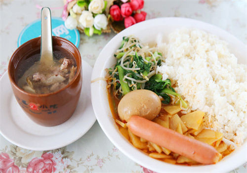 探骨排骨汤饭