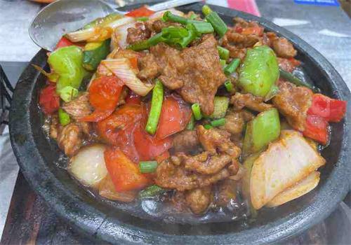钱小匠爆汁牛肉饭