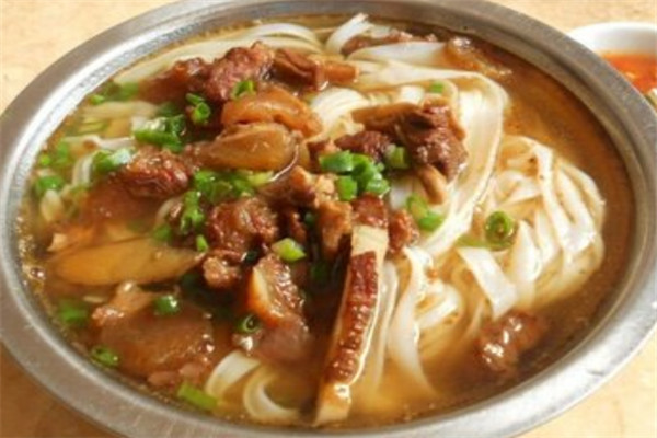 馋囡囡牛腩麻辣粉