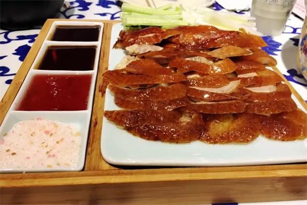 满园春饼烤鸭店加盟