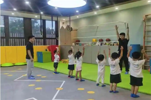 佑威儿童体能加盟