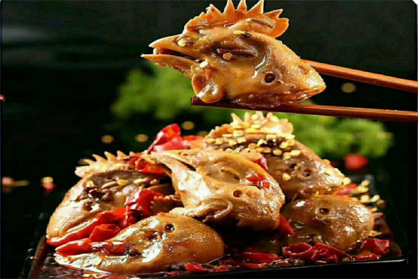 两老三麻辣鸡头