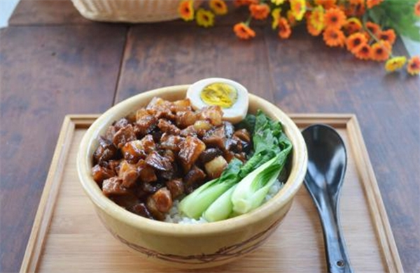 香婆婆卤肉饭加盟