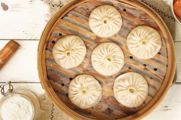 六味鲜汤包