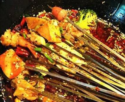小洋婆串串香加盟